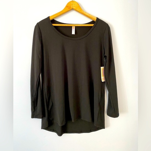 Lot of 2 NWT LuLaRoe Lynnae Small Black Long Sleeve T-shirts Basic Black Top - Picture 1 of 7